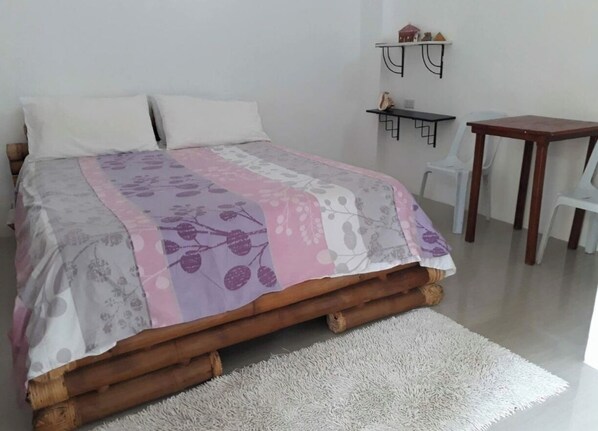 Room, 3 Bedrooms, Accessible, Smoking | 3 bedrooms