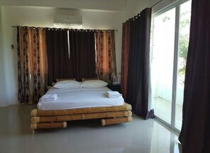 Room, 3 Bedrooms, Accessible, Smoking