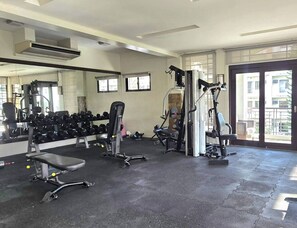 Chambre, 2 chambres, accessible aux personnes à mobilité réduite | Studio de fitness