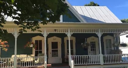 Charming 1-bedroom apartment with WiFi, AC in peaceful Allegan