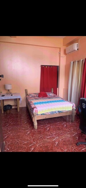 House, 2 Bedrooms, Smoking, Balcony