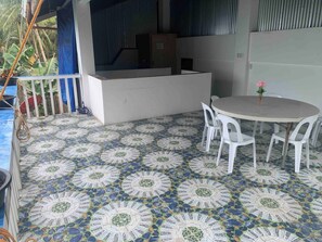 House, 2 Bedrooms, Smoking, Balcony | Living area