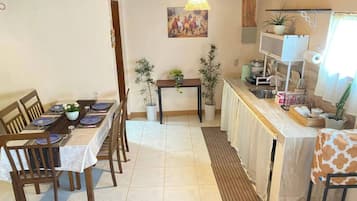 House, 2 Bedrooms, Smoking, Balcony | Dining room