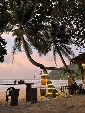 House, 2 Bedrooms, Smoking, Balcony | Beach | Beach nearby