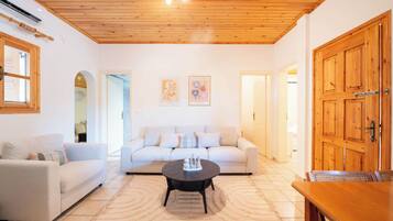 Televisión, chimenea, oficina