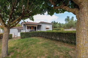 Exterior - Olivilla Garden Retreat – A Peaceful Escape (Eva)