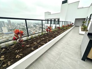 Balcony - Modern 1BR on J Prado Board San Isidro (Lima)