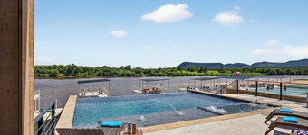 Oaks Sunset II | Concierge Services