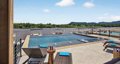 Oaks Sunset II | Concierge Services