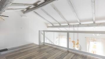 Appartement, balcon | Salle de séjour