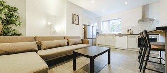 Beautiful six bedroom house - Wordsworth