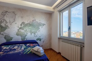 2 chambres, fer et planche à repasser, Wi-Fi, draps fournis