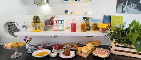 Daily buffet breakfast for a fee