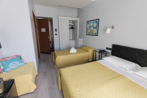 Superior Triple Room - HOTEL PONTE SASSI (Turin)