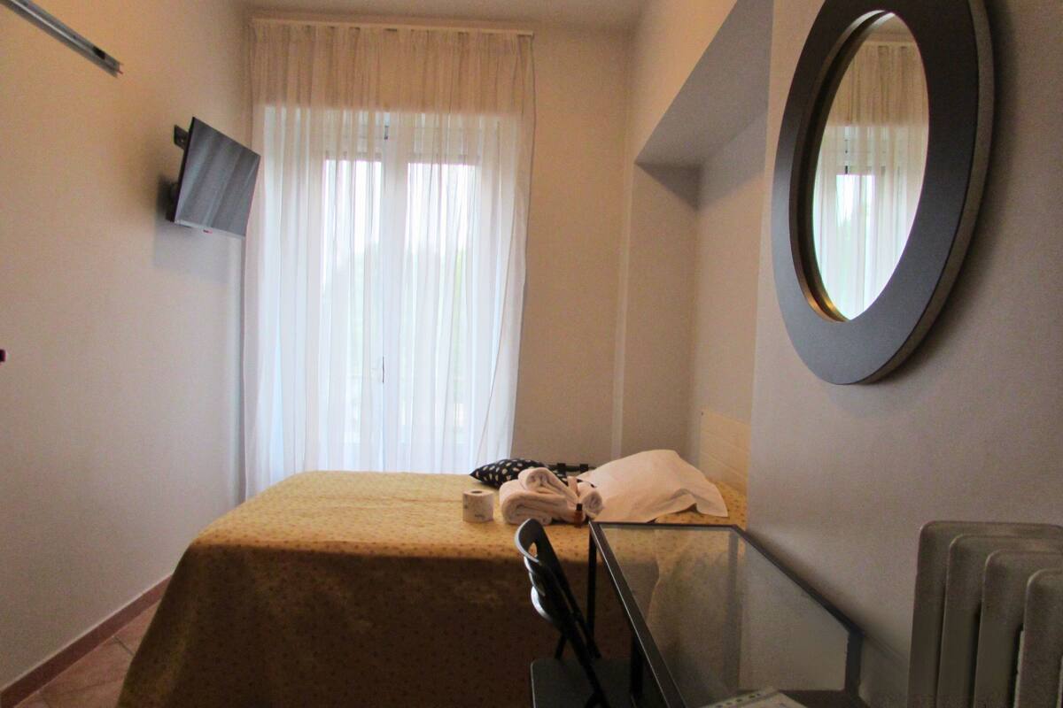 Superior Single Room | In-room safe, WiFi (free)