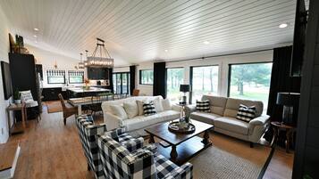 House, 4 Bedrooms | Living area