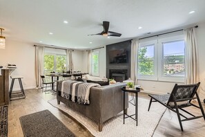Condo, 2 Bedrooms | Living area | Smart TV