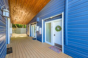 Condo, 2 Bedrooms | Exterior detail