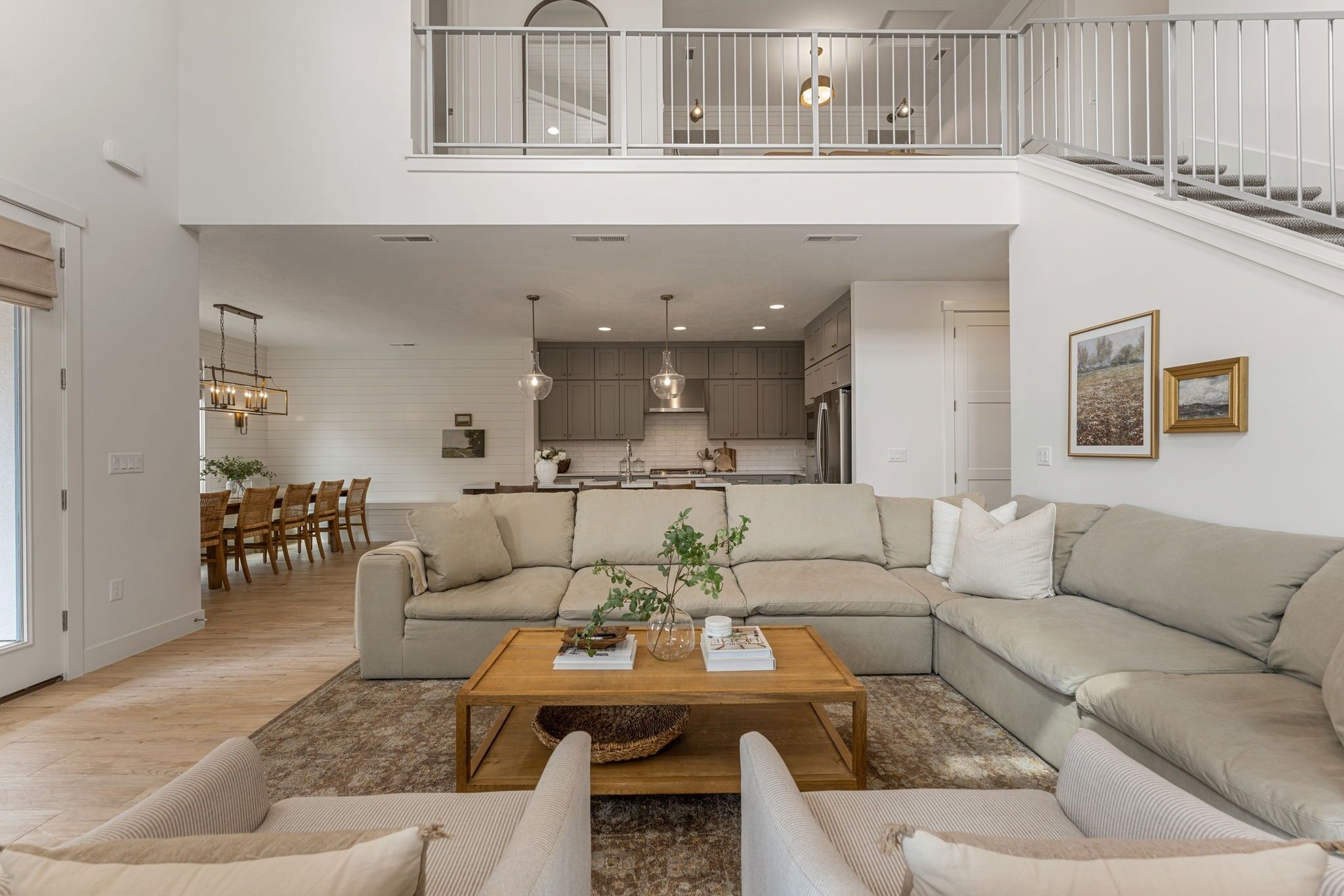 Maison en rangée, 5 chambres | Aire de séjour | Téléviseur connecté