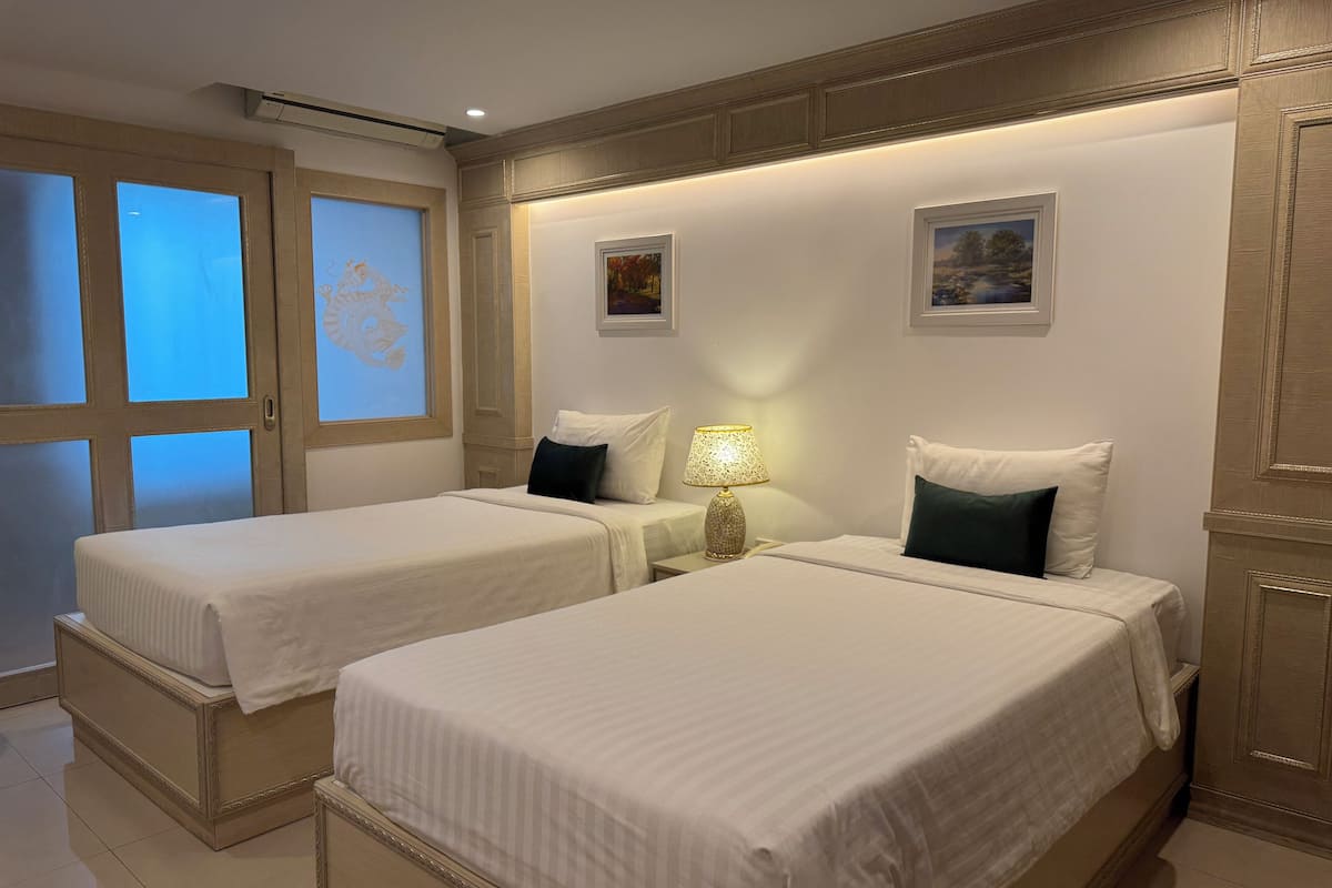 In-room safe, iron/ironing board, free WiFi