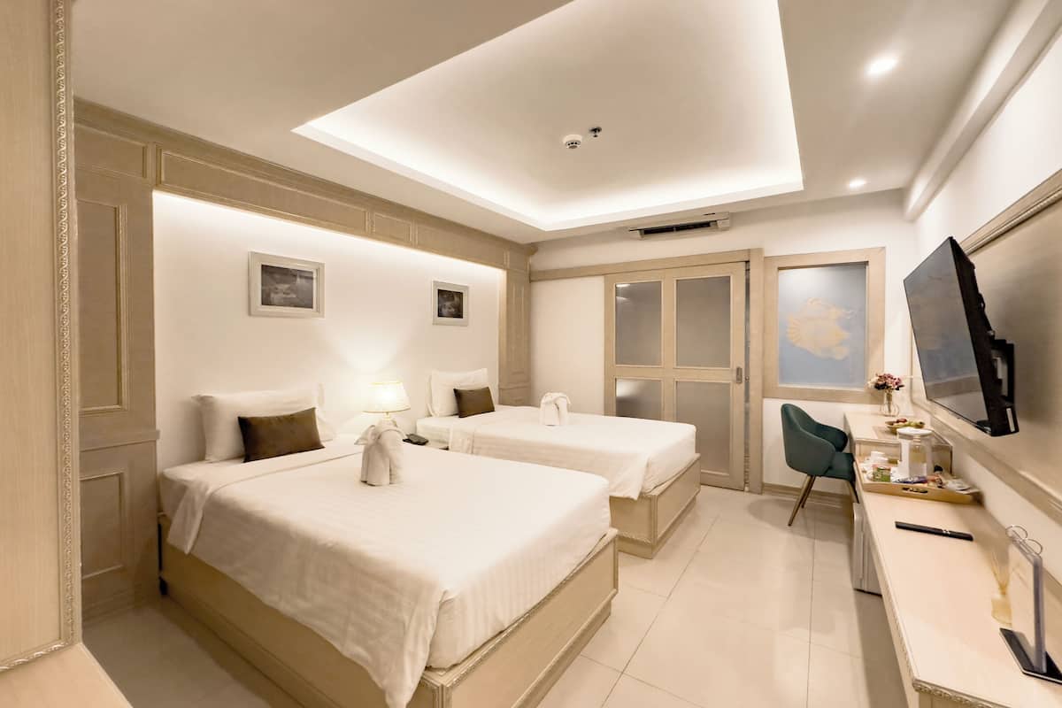 In-room safe, desk, soundproofing, iron/ironing board (on request)