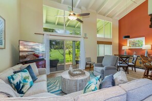 Leilighet, 2 soverom | Oppholdsområde | Smart-TV