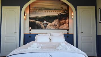 6 Schlafzimmer, Schreibtisch, BĂŒgeleisen/BĂŒgelbrett, kostenloses WLAN