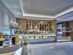 Desayuno buffet todos los días (con cargo)