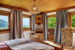 3 bedrooms, WiFi, bed sheets