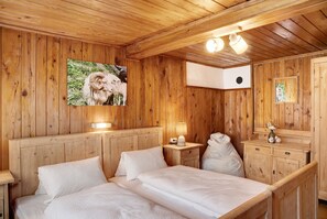 3 bedrooms, WiFi, bed sheets