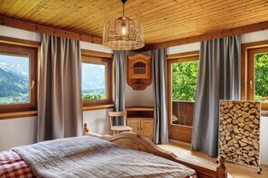 3 bedrooms, WiFi, bed sheets