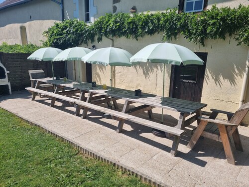 Maison de campagne 'Meadow View - Grande Gîtes' avec piscine privée, terrasse privée et Wi-Fi