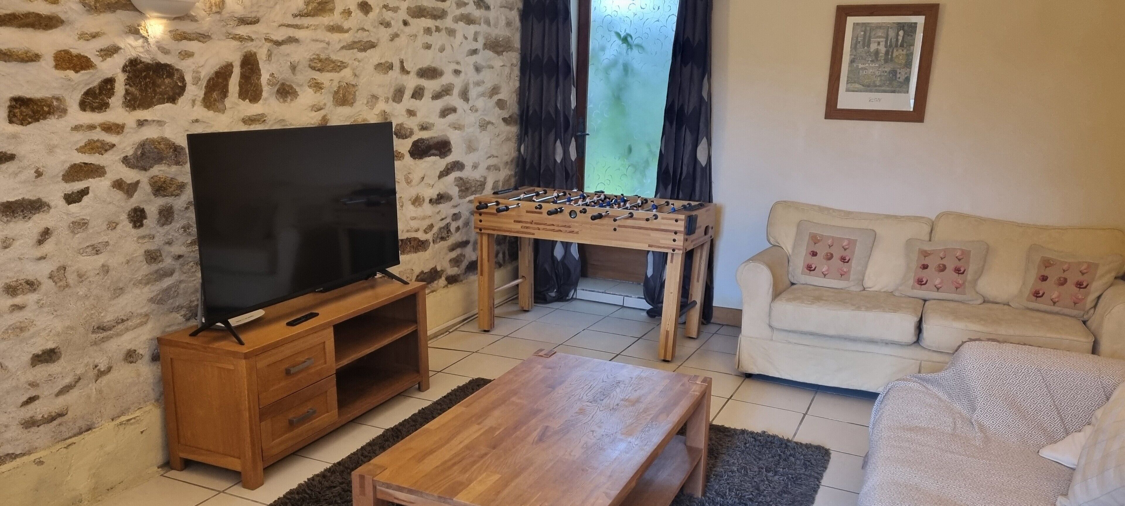 TV, fireplace, table tennis