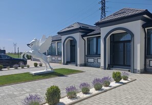 Bagian depan properti