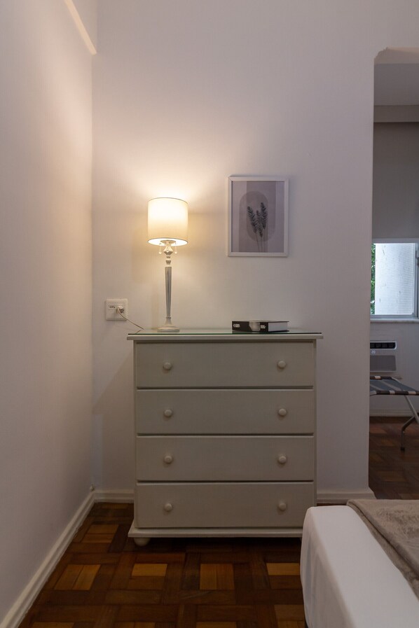 2 chambres, fer et planche à repasser, lit parapluie, Wi-Fi gratuit