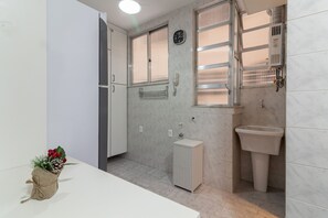 Shower, hair dryer, towels, shampoo - Comfort in Copacabana, 9 minutes from the beach | CJ202 (Rio de Janeiro)