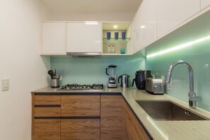 Fridge, microwave, oven, stovetop