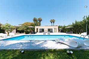Outdoor pool - Nereide, luxury villa in Sicily with pool, near the beach (Punta Secca)
