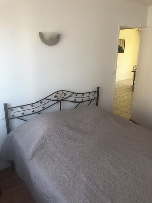 2 Schlafzimmer, Bügeleisen/Bügelbrett, WLAN, Bettwäsche