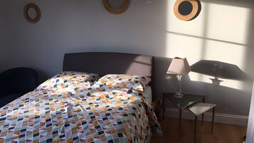 2 chambres, fer et planche Ă repasser, Wi-Fi, draps fournis