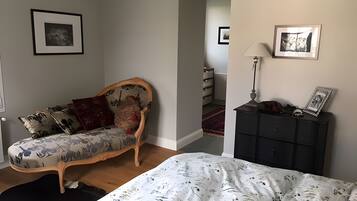 2 chambres, fer et planche Ă repasser, Wi-Fi, draps fournis