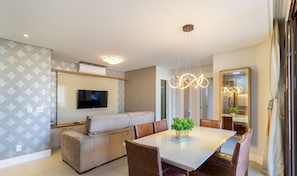 Basic Apartment | Dining - CSD - Apartments Near Bombas Beach (Bombinhas)