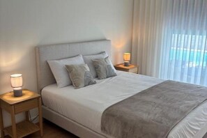 4 bedrooms, iron/ironing board, travel crib, free WiFi
