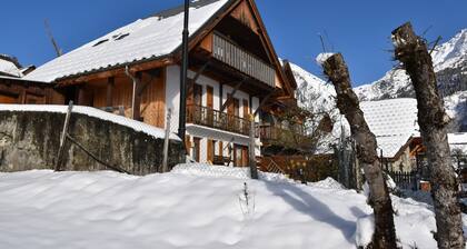 Maison Jo - Three Bedroom Apartment, Sleeps 8