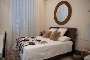 Double Room | In-room safe, blackout curtains, soundproofing, iron/ironing board - San Nicolicchio (Taranto)