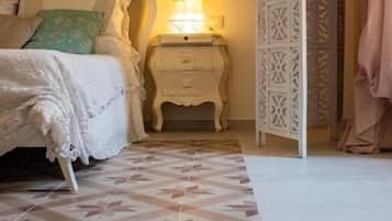 Family Quadruple Room | In-room safe, blackout drapes, soundproofing, iron/ironing board