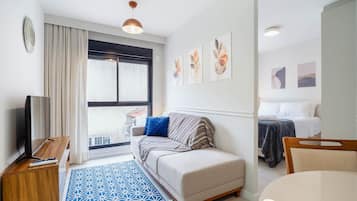 Basic Apartment | Living area