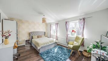 3 bedrooms, iron/ironing board, free WiFi, bed sheets