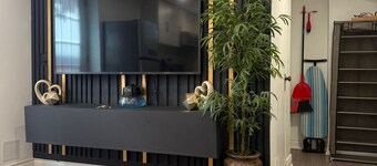 Dream Home, Cosy, nice, quiet environment, best getaway location for your trip.