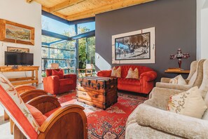 Familiehus | Oppholdsområde | TV